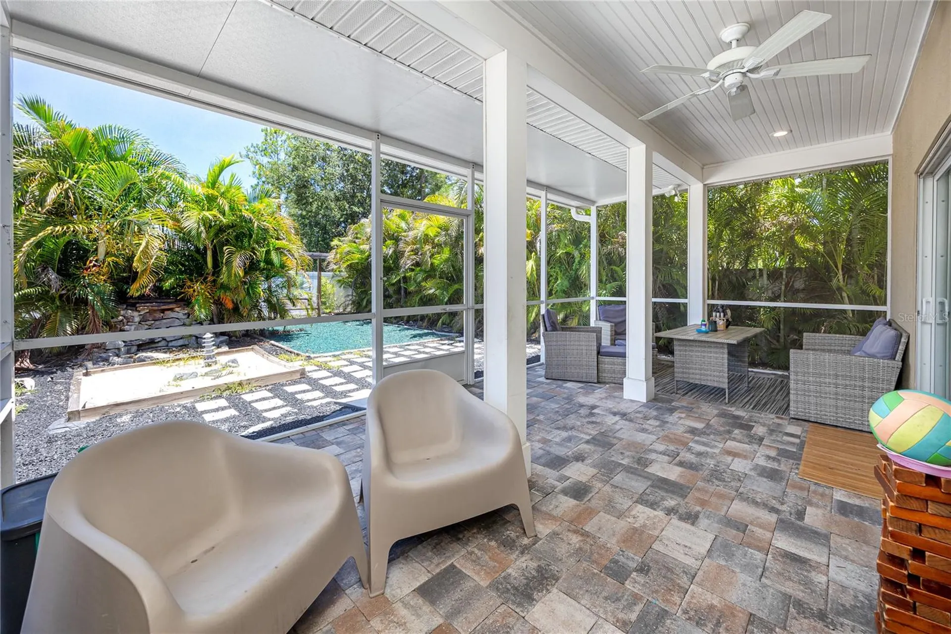 902 8th Avenue NW Largo FL 33770