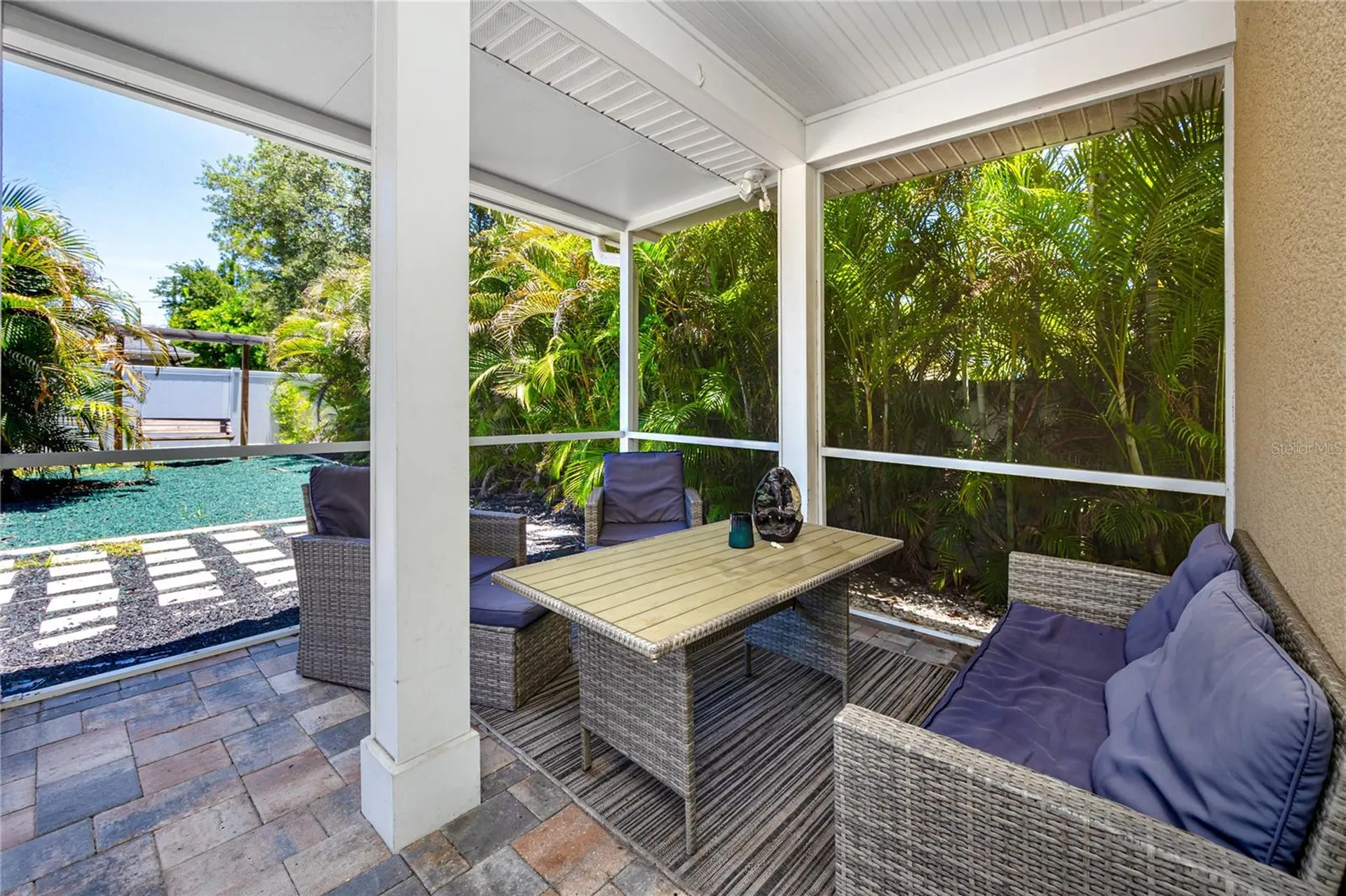 902 8th Avenue NW Largo FL 33770