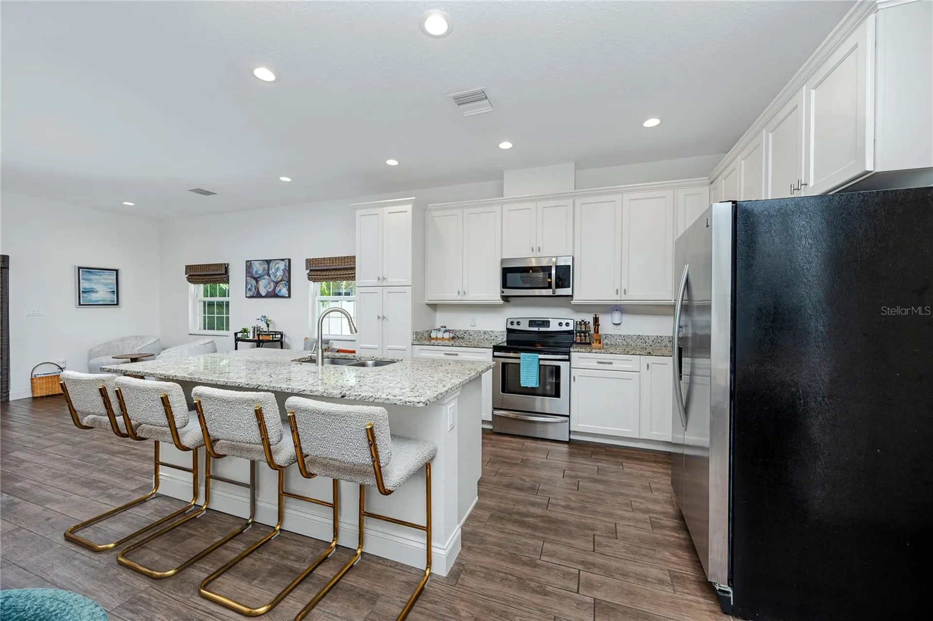 902 8th Avenue NW Largo FL 33770