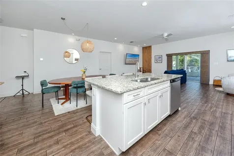902 8th Avenue NW Largo FL 33770