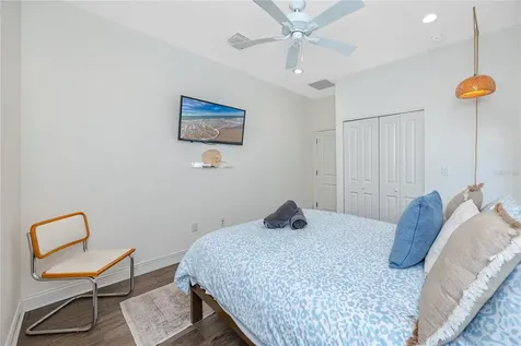 902 8th Avenue NW Largo FL 33770