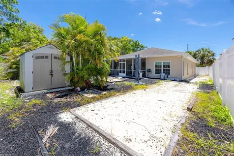 902 8th Avenue NW Largo FL 33770