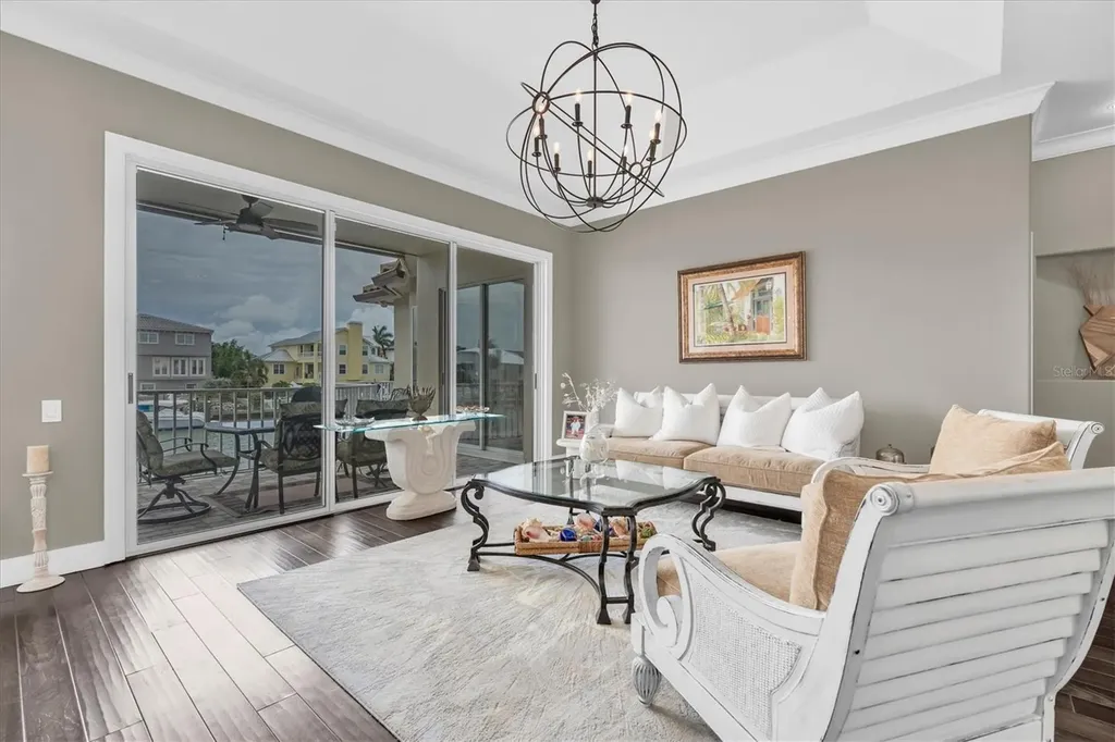2853 Seabreeze Drive S Gulfport FL 33707