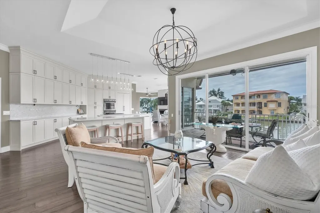 2853 Seabreeze Drive S Gulfport FL 33707