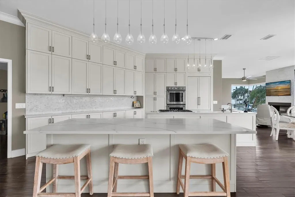 2853 Seabreeze Drive S Gulfport FL 33707