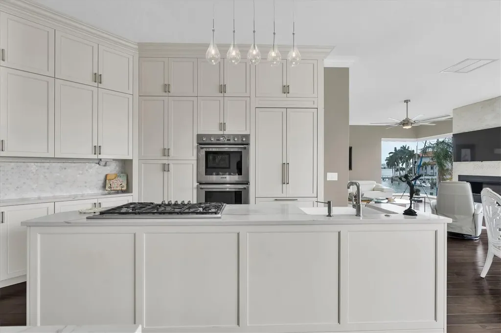 2853 Seabreeze Drive S Gulfport FL 33707