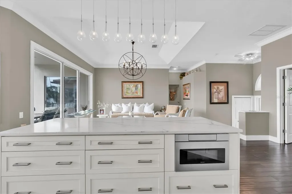 2853 Seabreeze Drive S Gulfport FL 33707