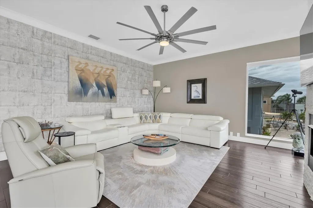 2853 Seabreeze Drive S Gulfport FL 33707