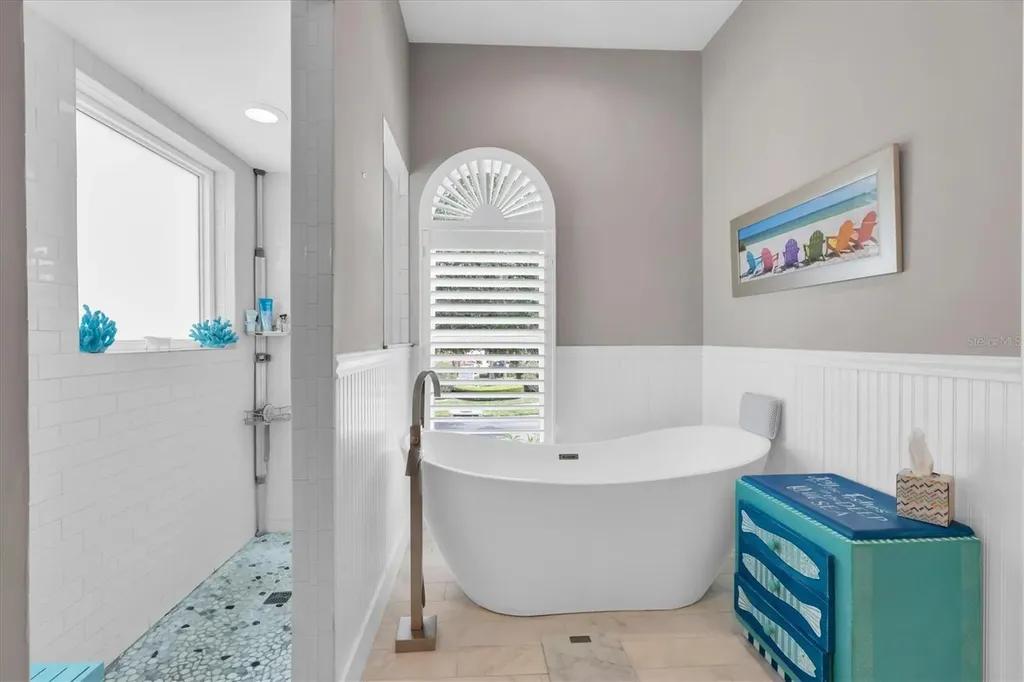 2853 Seabreeze Drive S Gulfport FL 33707
