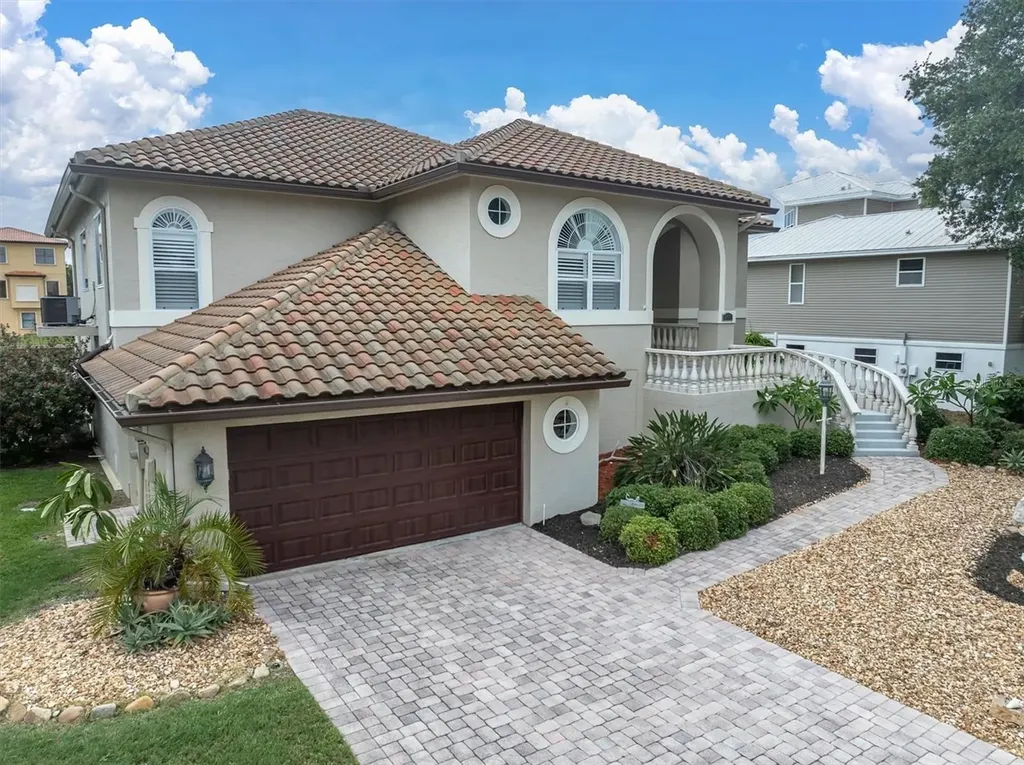 2853 Seabreeze Drive S Gulfport FL 33707