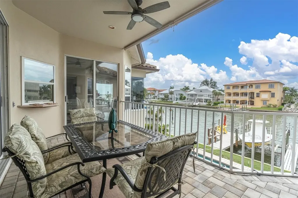 2853 Seabreeze Drive S Gulfport FL 33707