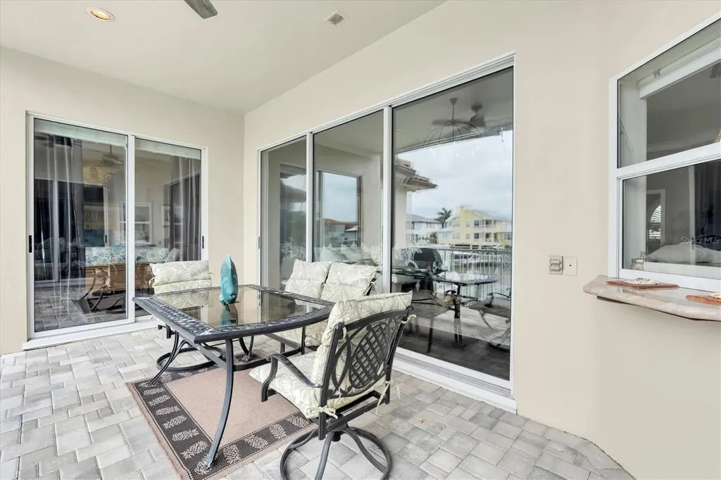 2853 Seabreeze Drive S Gulfport FL 33707