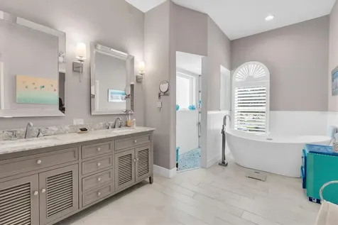 2853 Seabreeze Drive S Gulfport FL 33707