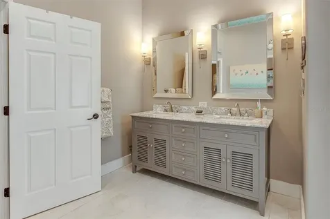 2853 Seabreeze Drive S Gulfport FL 33707