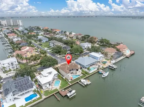 2853 Seabreeze Drive S Gulfport FL 33707