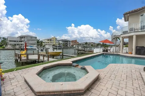 2853 Seabreeze Drive S Gulfport FL 33707