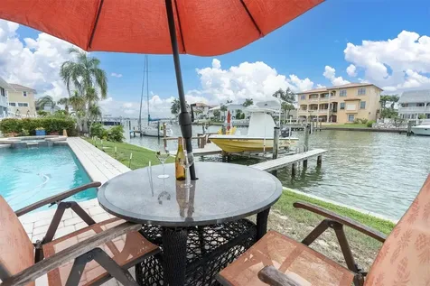 2853 Seabreeze Drive S Gulfport FL 33707