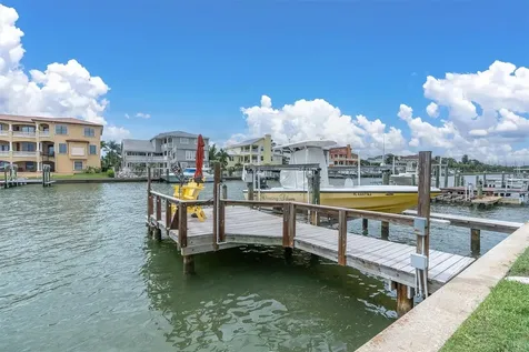 2853 Seabreeze Drive S Gulfport FL 33707