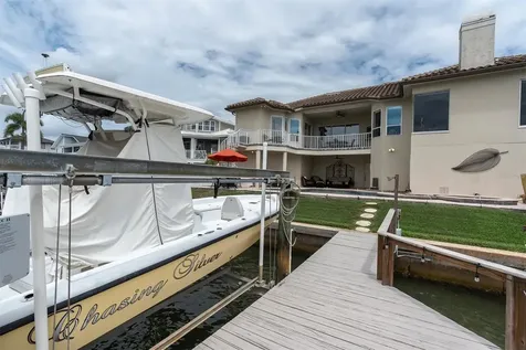 2853 Seabreeze Drive S Gulfport FL 33707