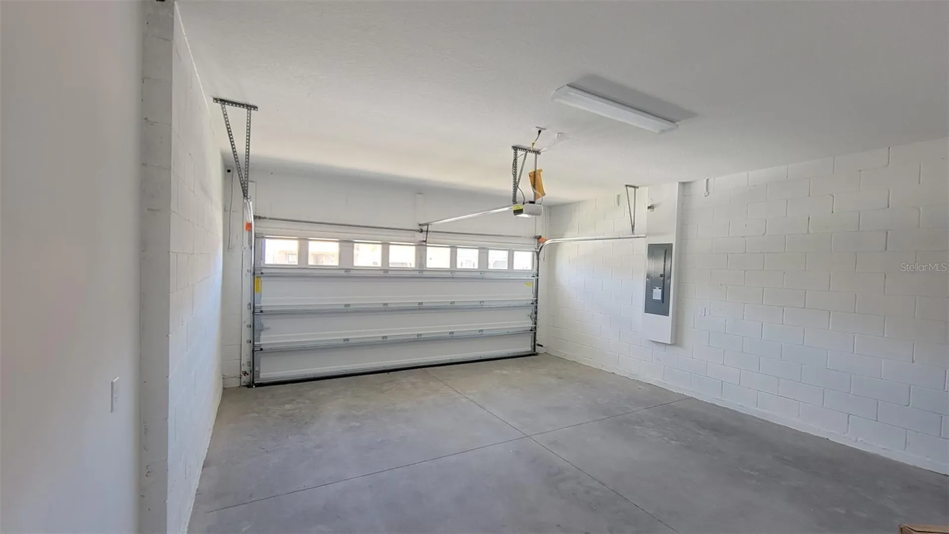 2492 Blowing Breeze Avenue Kissimmee FL 34744