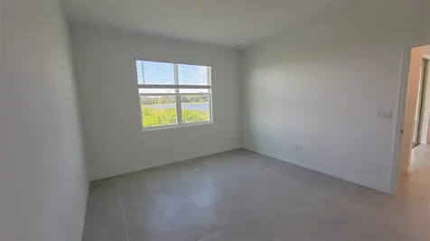 2492 Blowing Breeze Avenue Kissimmee FL 34744