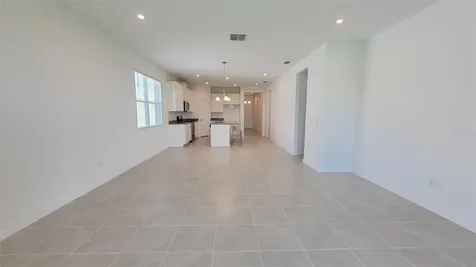 2492 Blowing Breeze Avenue Kissimmee FL 34744