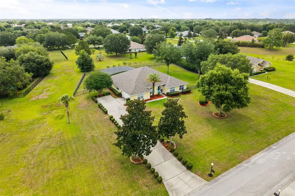 24023 Weldon Drive Eustis FL 32736