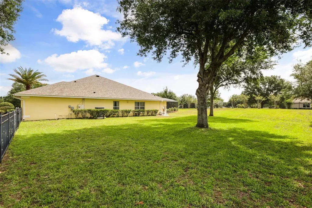 24023 Weldon Drive Eustis FL 32736