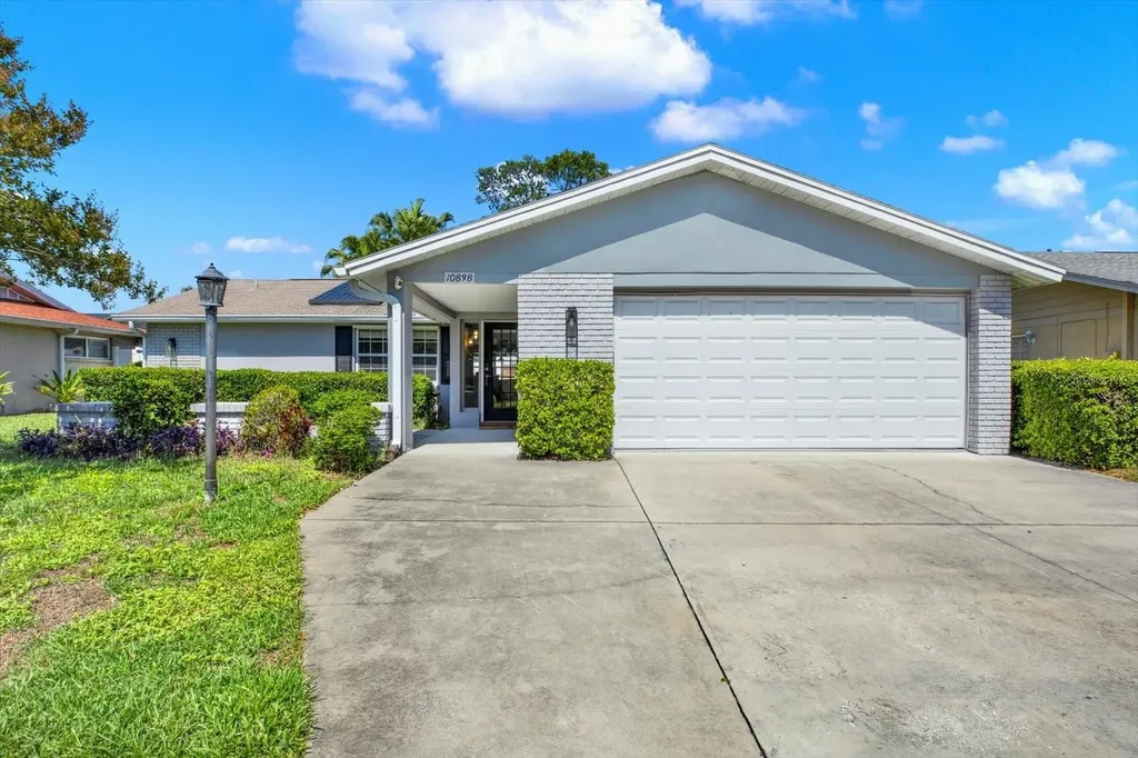 10898 119th Street N Largo FL 33778