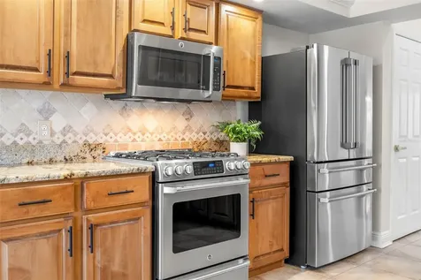 5562 Avenue Du Soleil Lutz FL 33558