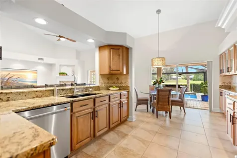 5562 Avenue Du Soleil Lutz FL 33558