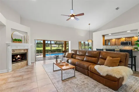 5562 Avenue Du Soleil Lutz FL 33558
