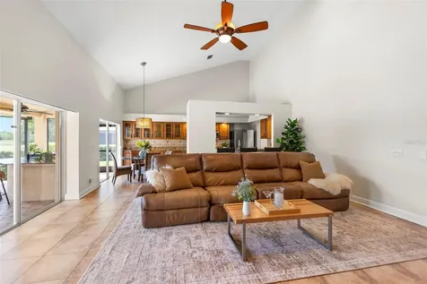 5562 Avenue Du Soleil Lutz FL 33558