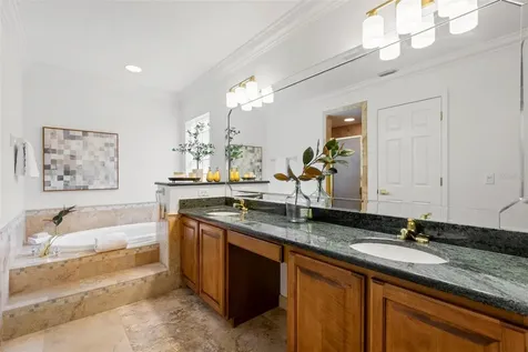 5562 Avenue Du Soleil Lutz FL 33558