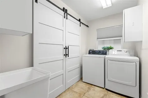 5562 Avenue Du Soleil Lutz FL 33558