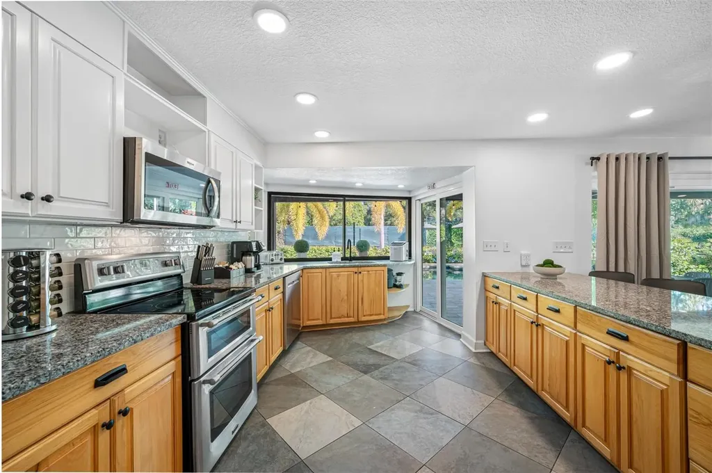 7259 131st Street Seminole FL 33776