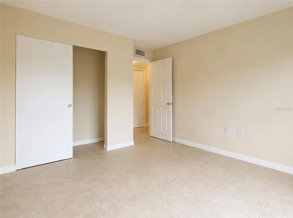2702 Hidden Lake Drive S Sarasota FL 34237
