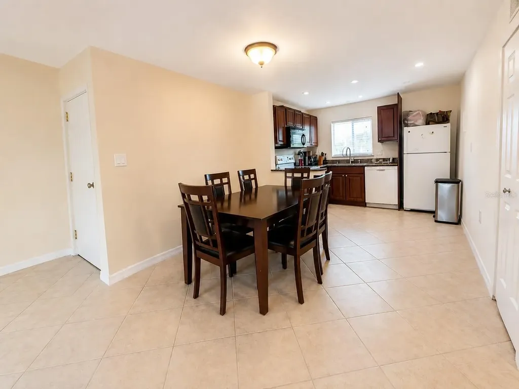 2702 Hidden Lake Drive S Sarasota FL 34237
