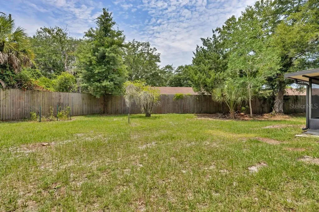 6109 W 1st Manor Palatka FL 32177