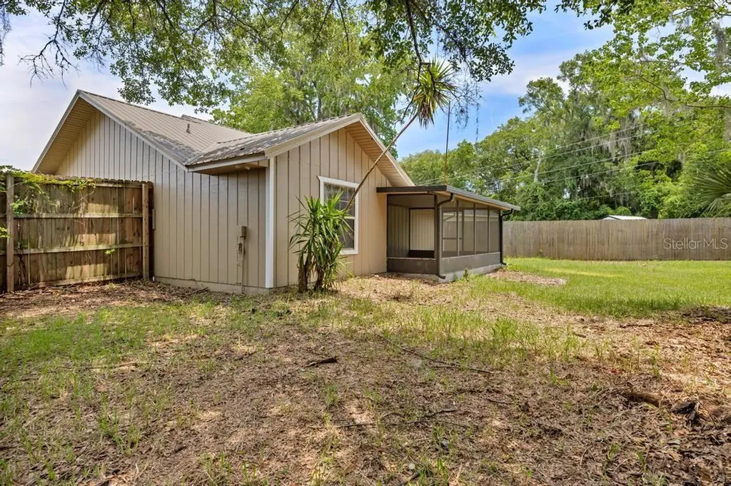 6109 W 1st Manor Palatka FL 32177