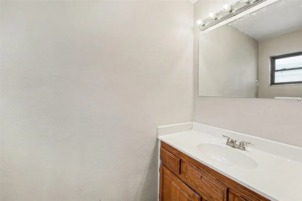 4041 53rd Avenue N St Petersburg FL 33714