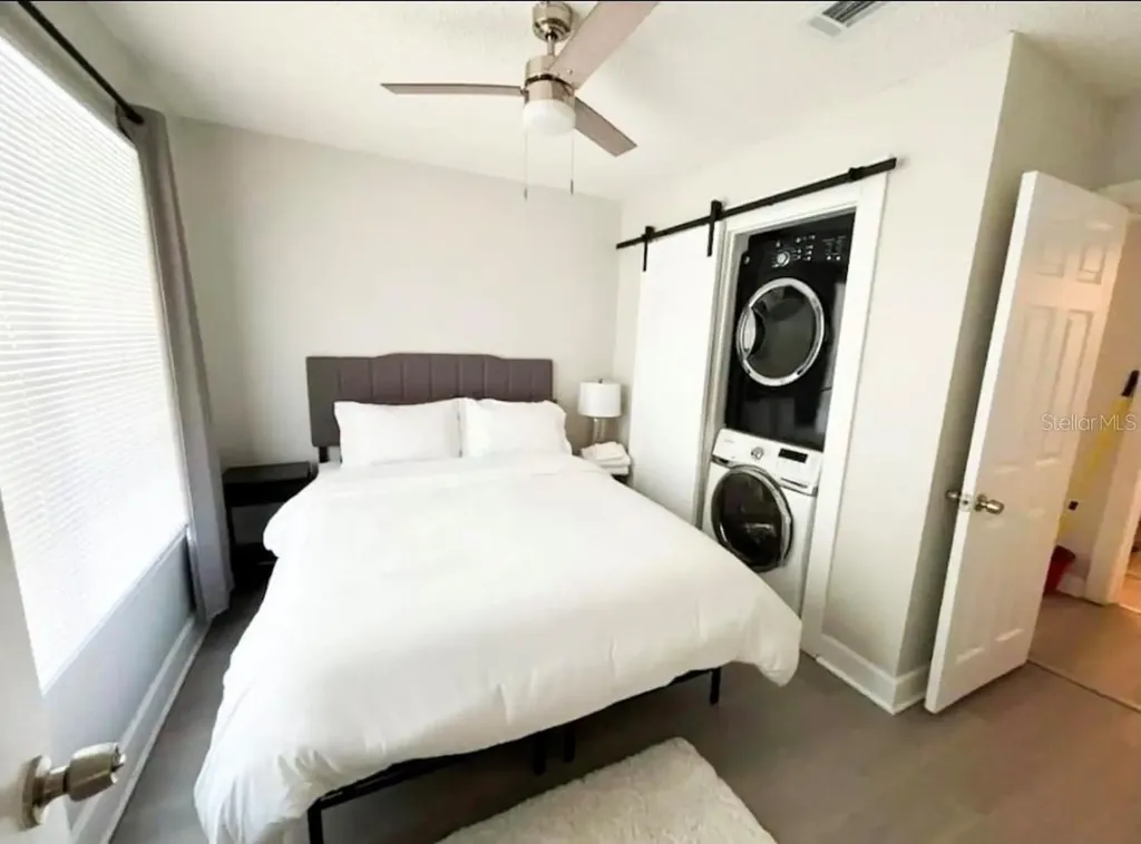 2015 Oakwood Avenue Tampa FL 33605