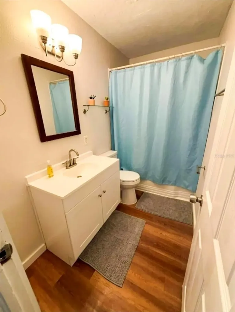 2015 Oakwood Avenue Tampa FL 33605