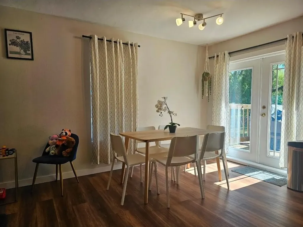 2015 Oakwood Avenue Tampa FL 33605