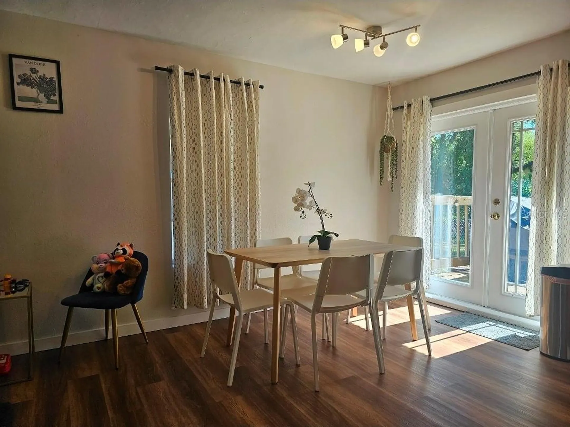 2015 Oakwood Avenue Tampa FL 33605