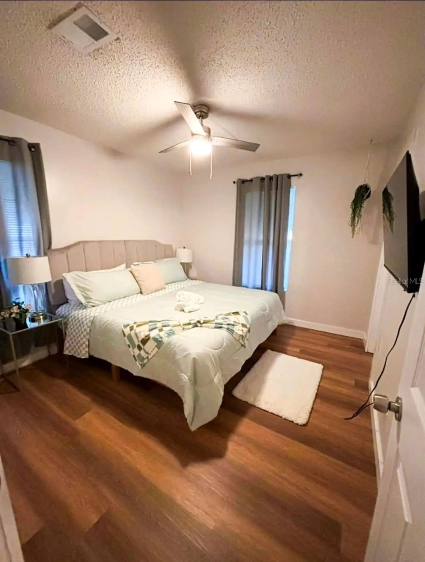 2015 Oakwood Avenue Tampa FL 33605