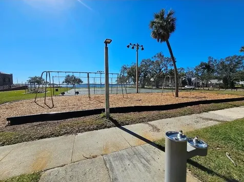 2015 Oakwood Avenue Tampa FL 33605
