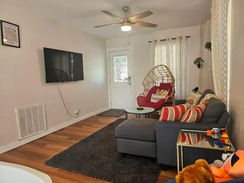 2015 Oakwood Avenue Tampa FL 33605