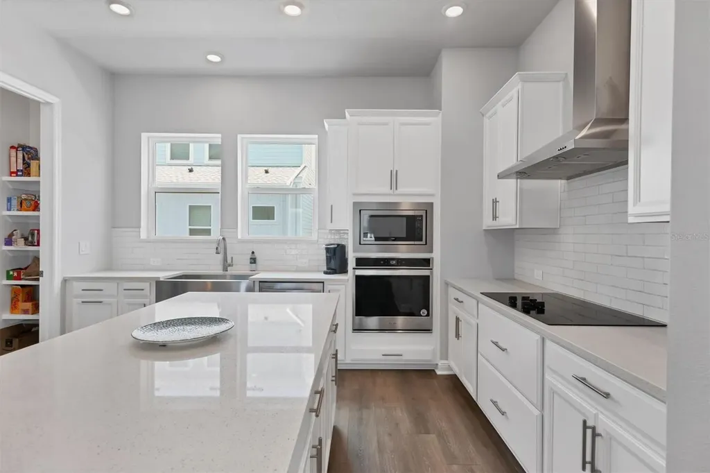 2329 Lindstrom Street Sarasota FL 34236