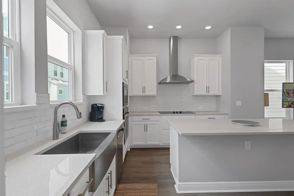 2329 Lindstrom Street Sarasota FL 34236